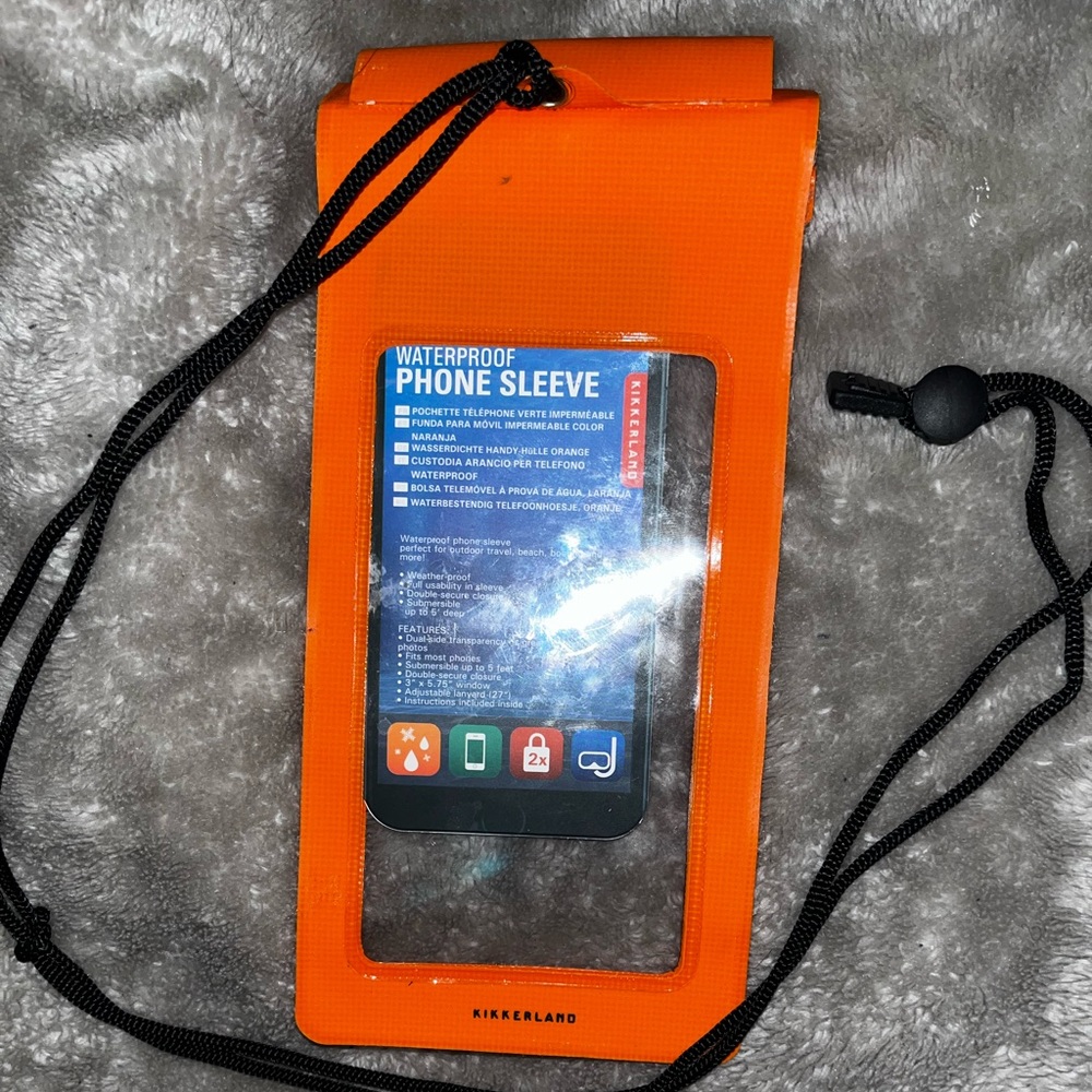 BRAND NEW water Proof Iphone water protectant